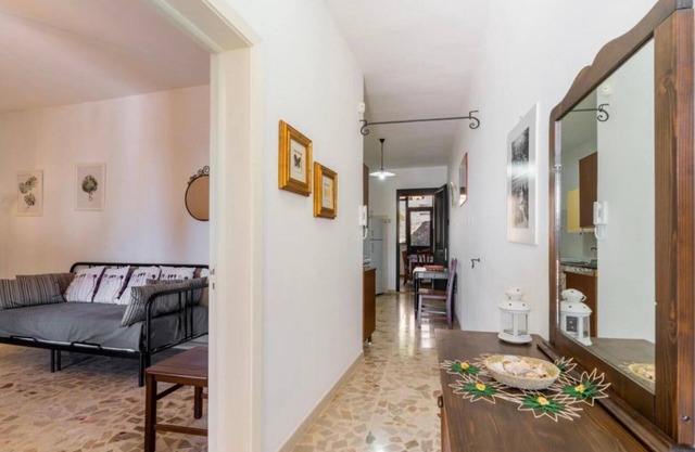 At 50 MT from the Acquaviva cove and the Ficò lido here is Casa Vacanza Nilde.