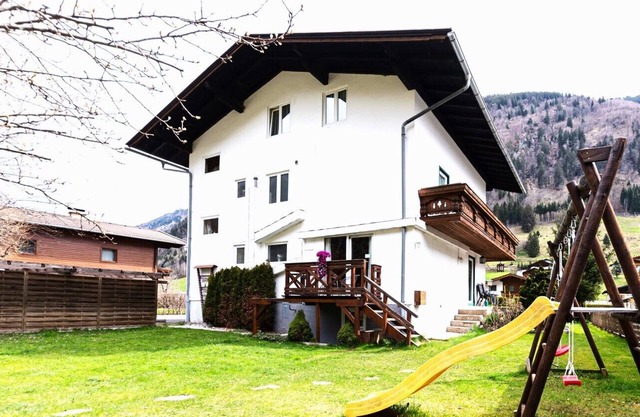 Chalet Charlotte is situated at the Grossglockner Road, south of Zell am See.