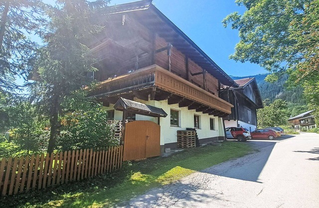 Beautiful apartment for 6 guests with WIFI, TV, balcony, pets allowed and parking