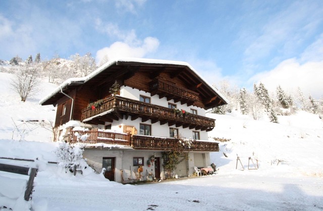 Apartment with balcony in St. Johann im Pongau