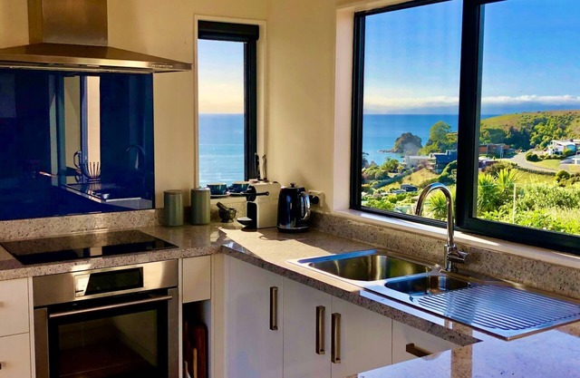 At Sea and Forest Views you will have beautiful views of both Little Kaiteriteri and the inland rang
