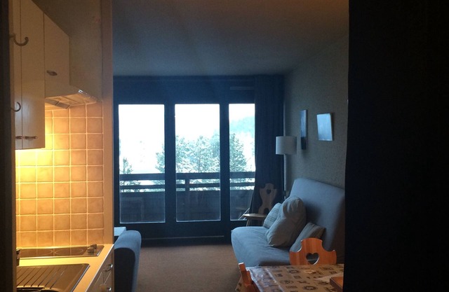 At the foot of the slopes with balcony 34 m2 south-east/washing machine and