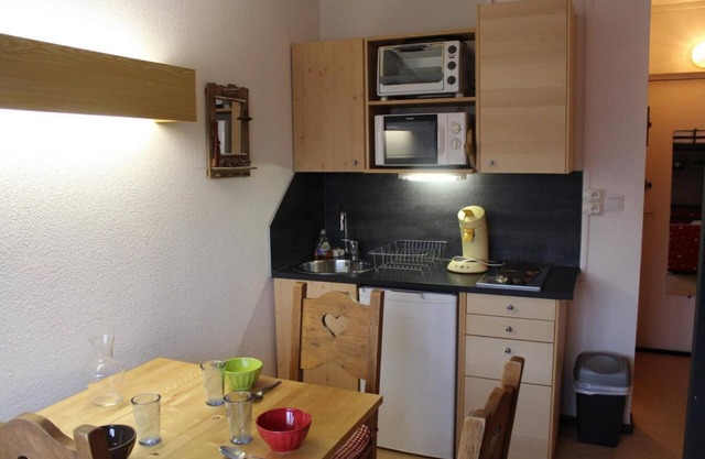 At the foot of shops, 6th floor, view valley, tv, 17m², Superdévoluy
