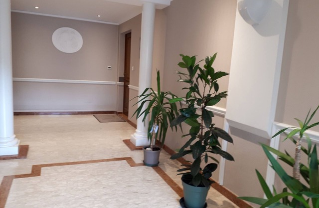 At the foot of the vineyards, apartment in a small residential condominium.