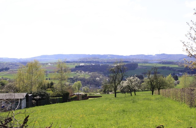 Atelierloft with "Tuscan" view in the Vordereifel; Nearby Laachersee