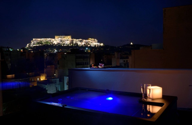 Ater Albus Acropolis Loft by K&K