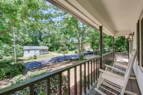 Athens Home with Deck - Near Sanford Stadium!