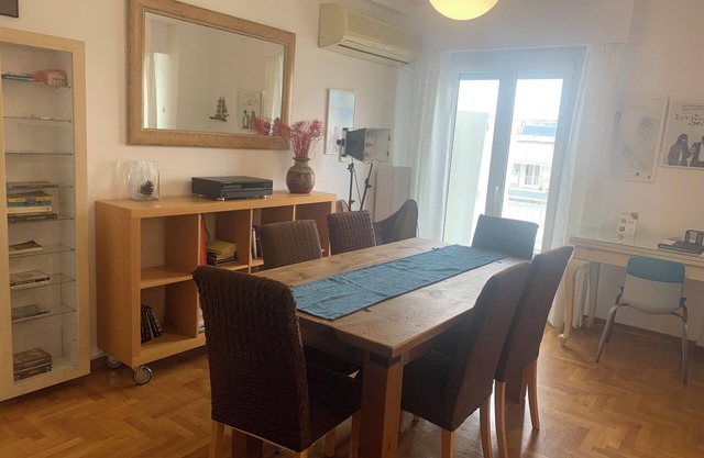 Athens Stylish apt next to the beach and port