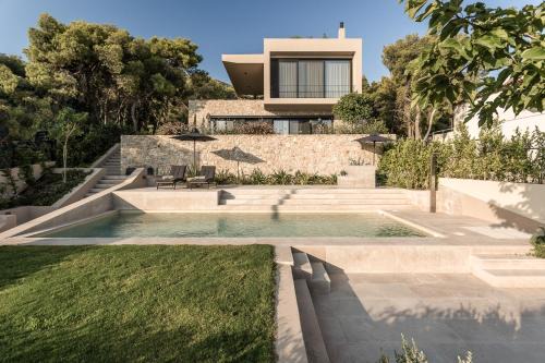 Athmonia Residence with Private Pool