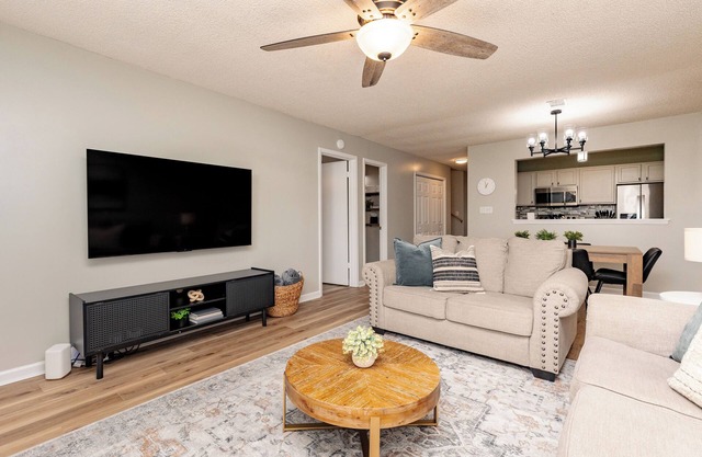 AtHome+1 Stay | 3BR 3Bath Townhome | Pet Friendly