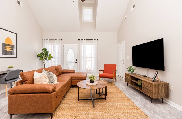 AtHome+1 Stay | Family Friendly 3BR | RAFB