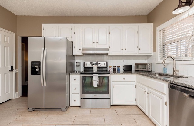 AtHome+1 Stay | Large Yard | Family Friendly
