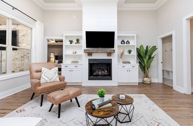 AtHome+1 Stay | Luxe 3BR | Sleeps 10