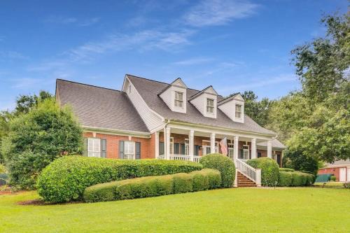 Atlanta Escape Stunning 5BR with Dream Pool