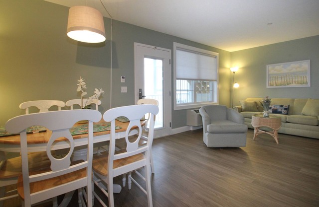 Atlantic Ocean Suites - Sand Dollar Suite 5