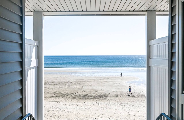 Atlantic Oceanfront Hotel