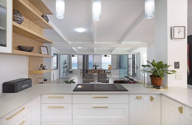 Atlantic Sky Villa - Four Bedroom House, Sleeps 8