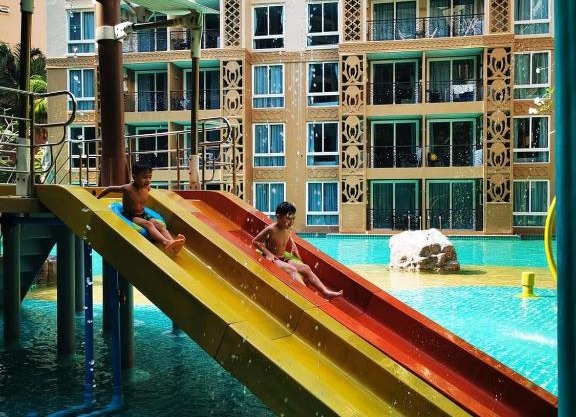 Atlantis condominium Jomtien by Richard