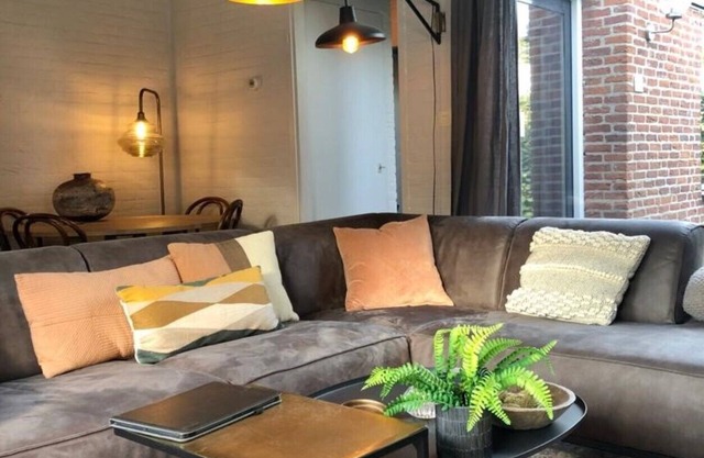 Atmospheric bungalow with fireplace near the sea, beach, dunes and forest