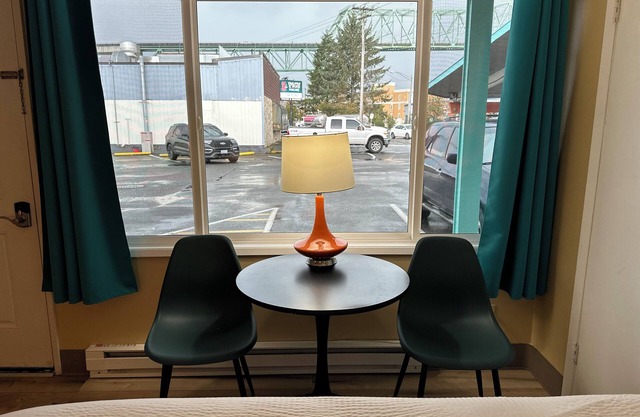 Atomic Motel