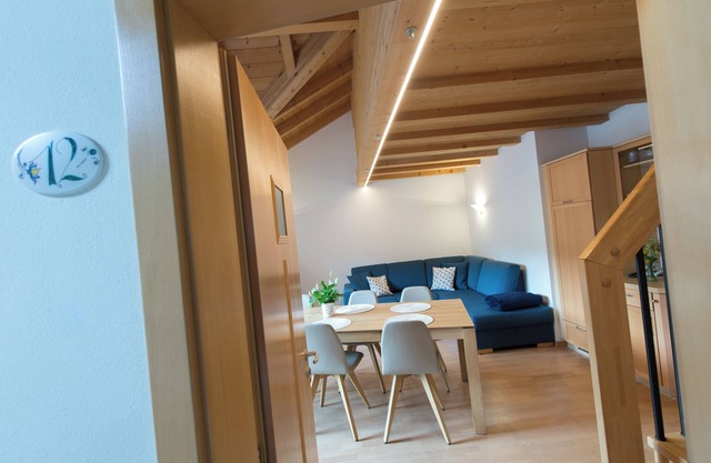 Attic apartment 80sqm 6 people with sheets kitchen oven dishwasher