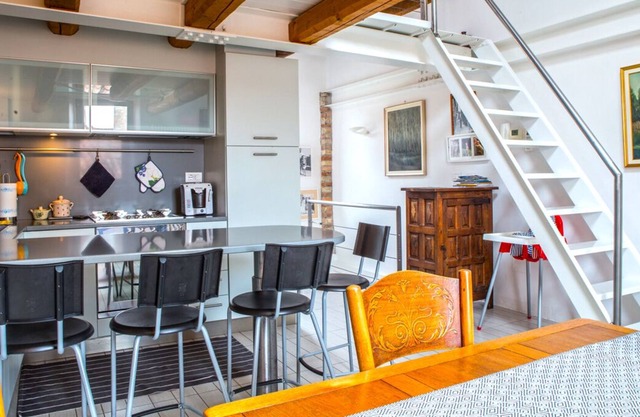 ATTIC by KlabHouse-4Pax w/AC-walk2everything