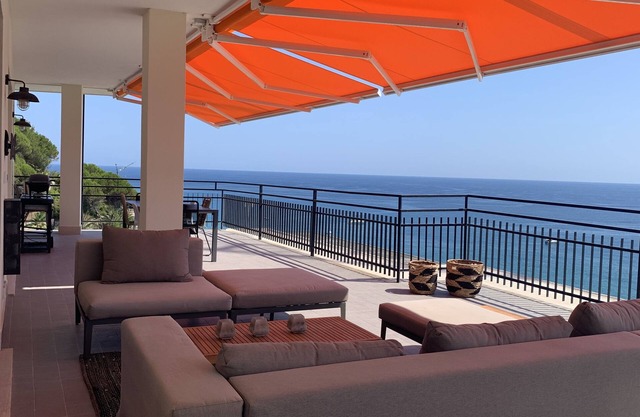 Attic "sea view" Usea Penthouse