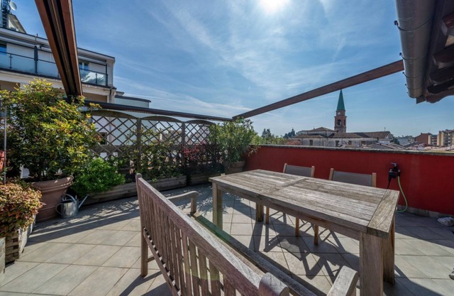 Attico del Gusto - Terrace & Private Parking