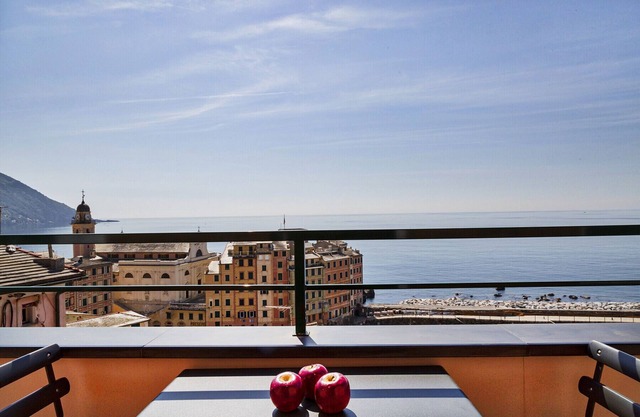 Attico vista mare sul porticciolo di Camogli by Wonderful Italy