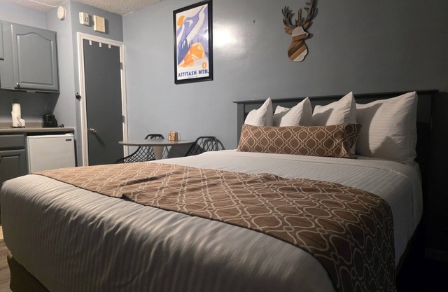 Attitash, 1st floor condo, 1 bed w/sleep sofa!