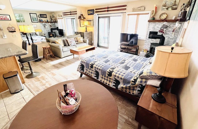 ATTITASH STUDIO🌟MOUNTAIN VIEW🌟STORYLAND🌟 POOLS🌟 NEWLY REMODELED