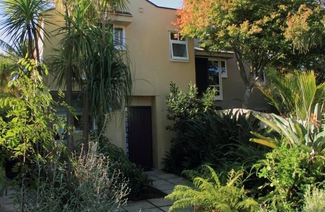 Attractive character inner-city townhouse