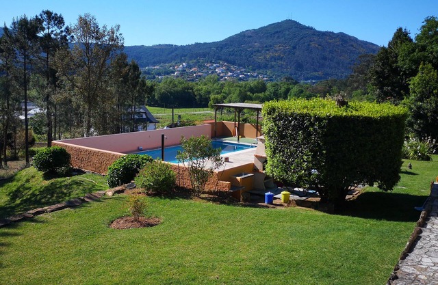 Attractive Cottage A Pool With A View of the Rio and Portugal. Walks from Gate.