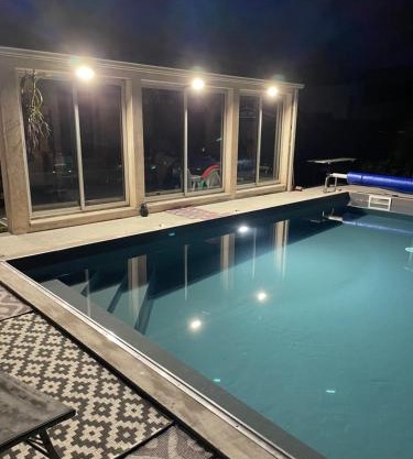 Au calme dans le marais avec piscine