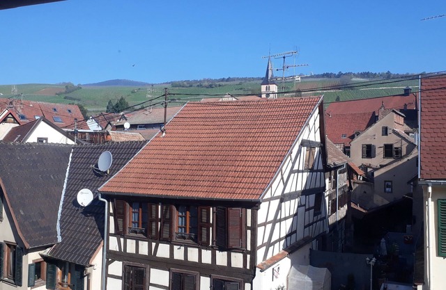 Au Dessus des Toits. Plein Centre Avec vue sur les Vignes et la Montagne