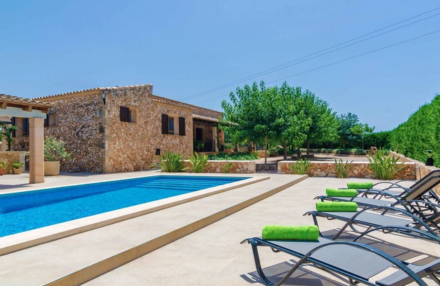 AUBADALLET - Villa with private pool in Vilafranca. Free WiFi