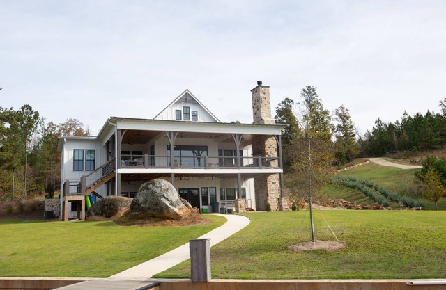 Auburn Game day perfection! Beautiful Lakefront Home. Hot Tub, big water views.