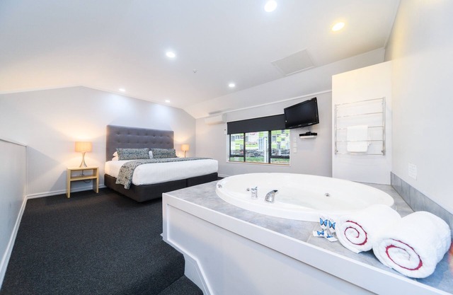 Aubyn Court Spa Motel
