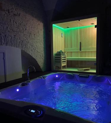 Augustus luxury suite
