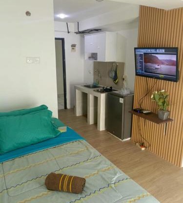Aura inn property