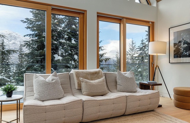 ❄︎Aurora Estate Kadenwood ❄︎ Luxury 6 BR/Hot Tub/Sauna/Gym/Private Gondola/Ski-In/Out/Bike-In/Out