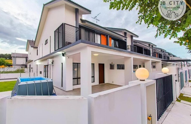 Austin JT Homestay by RR JBcity