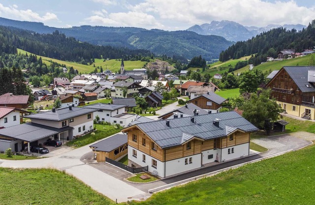 Authentic vacation home in the Salzkammergut with breathtaking mountain panorama.