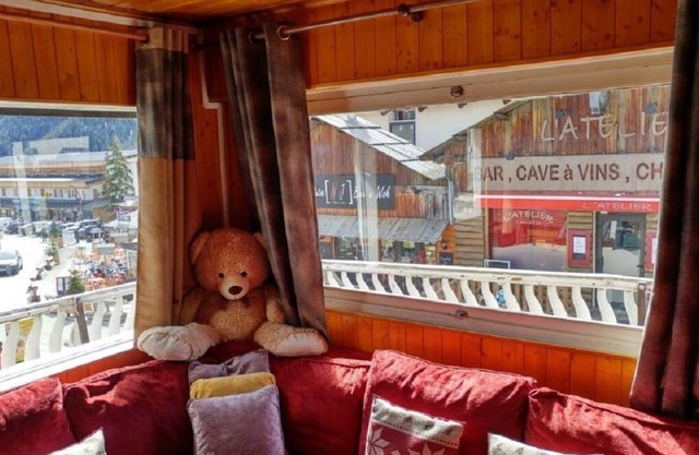 Authentic detached chalet on the Place d'Auron