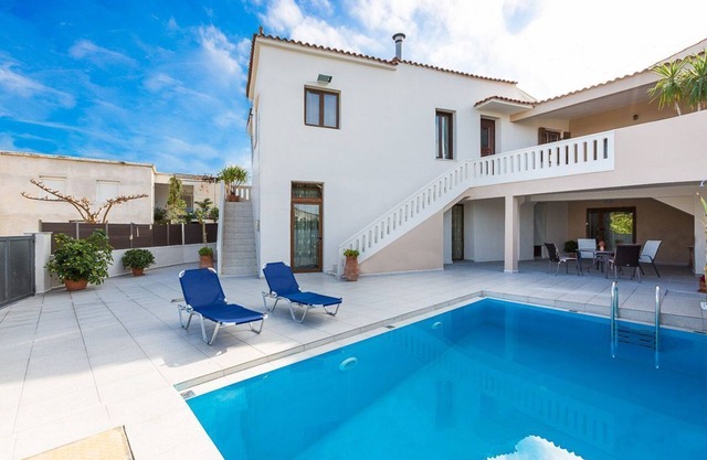 Authentic Cretan Living, 3km from the beach