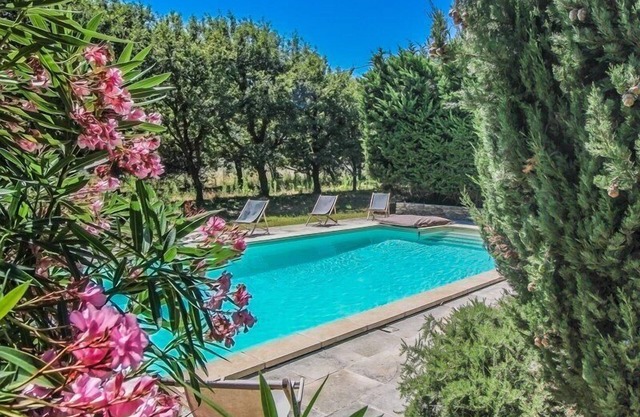 Authentic farmhouse in Montségur-sur-Lauzon, Drôme, pool, pets allowed (2).