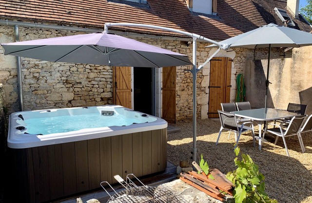 Authentic Perigord house with SPA