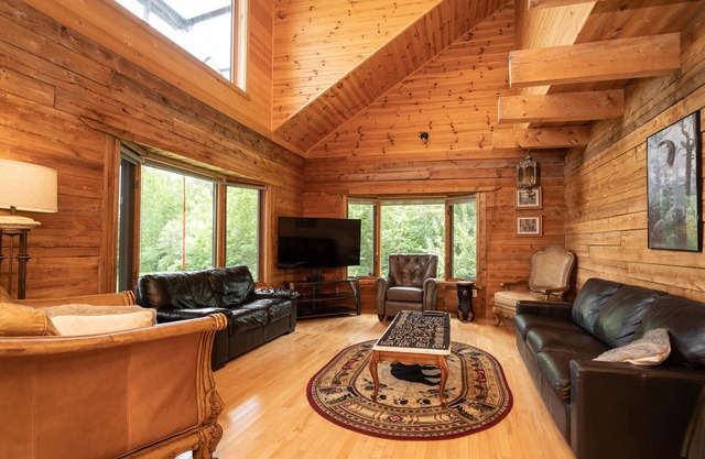 Authentic & Stunning, Rustic Log House located on 28 acres with private road