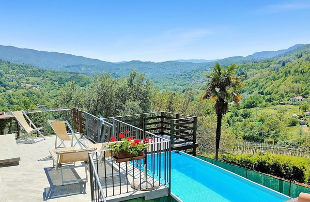 Authentic traditional Italy! Mountain views, own pool, WIFI, village