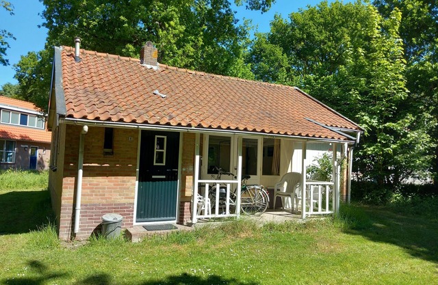 Authentic vacation home for 6 people in a unique location close to the beach.